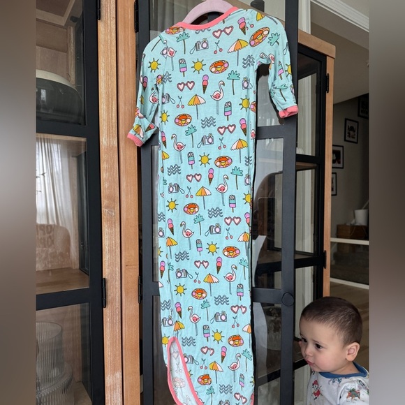 Little Sleepies newborn Bamboo knotted gown pool party print mittens baby girl - Picture 6 of 6